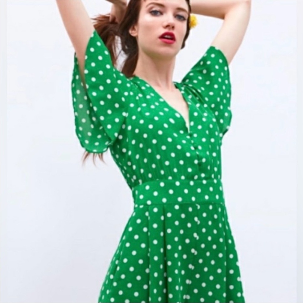 Zara | Women’s Green/White Polka Dot Short Flutter Sleeve Back Zip Romper Size M